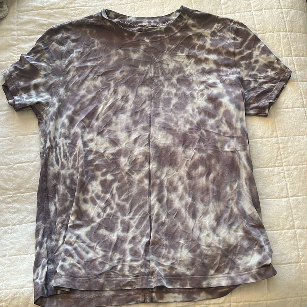 Lululemon T-Shirt